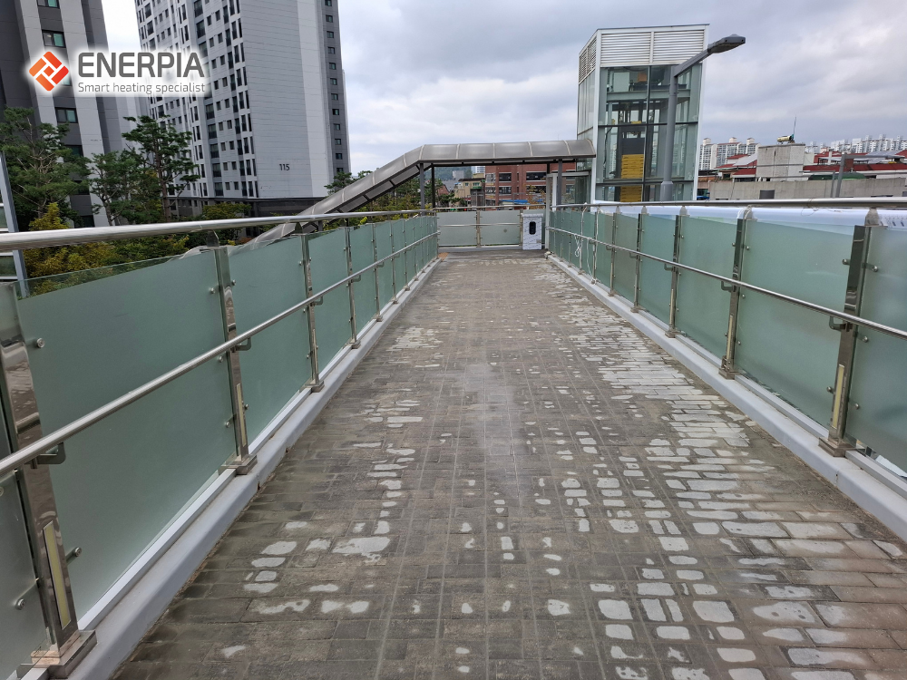 수원초등학교~수원 고등숲 어린이공원 보행육교 스노우멜팅 설치