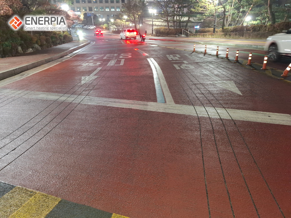 한양대학교 의과대학 앞 도로 열선(스노우멜팅) 설치